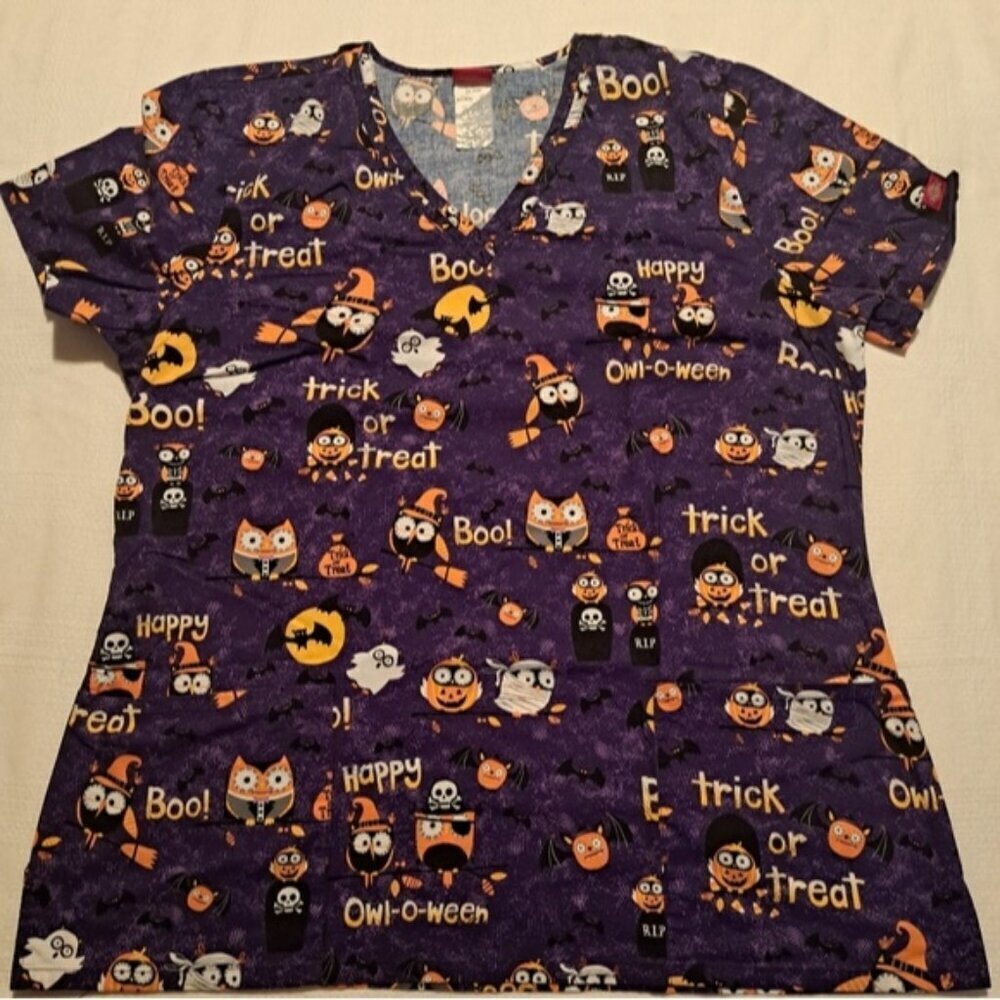 Halloween women's size XL purple scrub top uniform top, VGUC